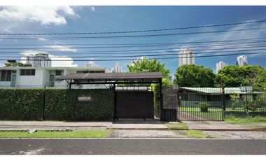 VENTA CASA TERRENO 1500mtrs ALTOS DEL GOLF