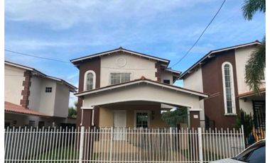 ALQUILO CASA EN CHORRERA VALLE DORADA 3R