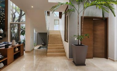 Residencia de Lujo en Venta en Zotogrande - Seguridad, Exclusividad y Diseño Vanguardista
