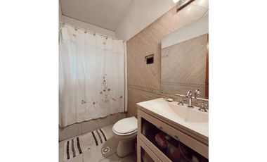 VENTA CASA 3 DORMITORIOS ZONA BARRIO MERCANTIL