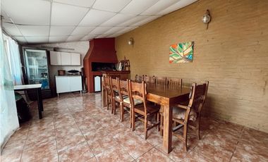 VENTA CASA 3 DORMITORIOS ZONA BARRIO MERCANTIL