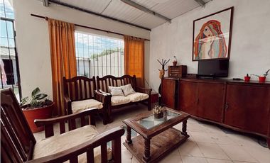 VENTA CASA 3 DORMITORIOS ZONA BARRIO MERCANTIL