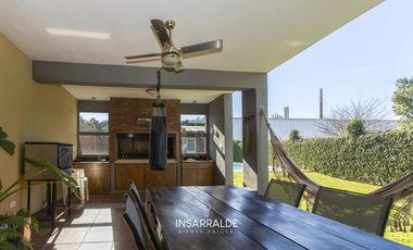 MUY LINDA CASA EN EXCELENTE ESTADO!!