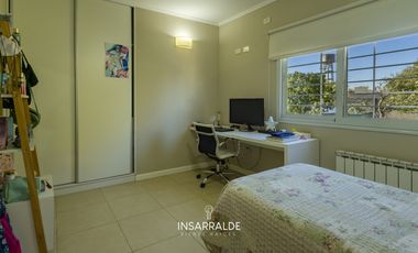 MUY LINDA CASA EN EXCELENTE ESTADO!!