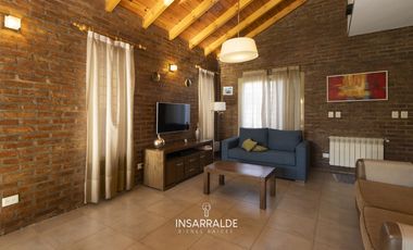 MUY LINDA CASA EN EXCELENTE ESTADO!!