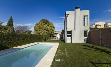 MUY LINDA CASA EN EXCELENTE ESTADO!!