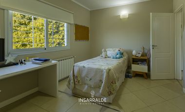 MUY LINDA CASA EN EXCELENTE ESTADO!!