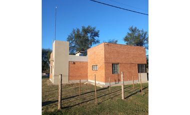 Casa 1 dormitorio con piscina y parque!