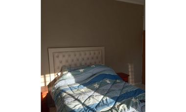 Casa 1 dormitorio con piscina y parque!