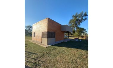 Casa 1 dormitorio con piscina y parque!