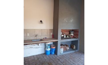 Casa 1 dormitorio con piscina y parque!