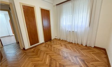 SEMIPISO 4 AMBIENTES.