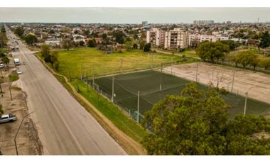 Manzana en Av. 180 entre las calles Garay y Rawson