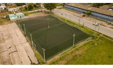 Manzana en Av. 180 entre las calles Garay y Rawson