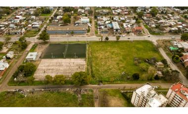 Manzana en Av. 180 entre las calles Garay y Rawson