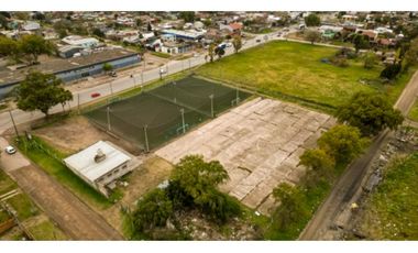 Manzana en Av. 180 entre las calles Garay y Rawson