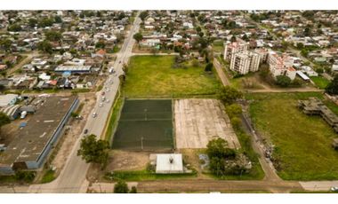 Manzana en Av. 180 entre las calles Garay y Rawson