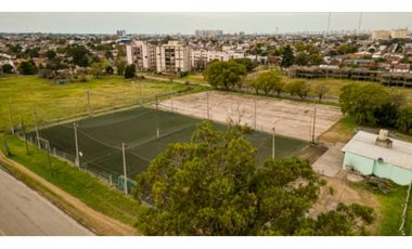 Manzana en Av. 180 entre las calles Garay y Rawson