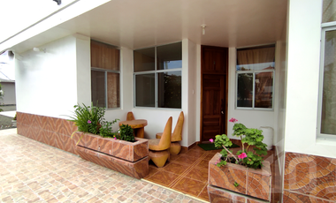 VENTA DE HOSTAL SAN CLEMENTE MANABÍ