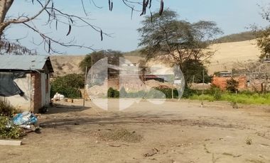 VENTA DE TERRENO  EN MONTECRISTI