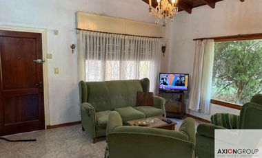 Casa en venta de 3 dormitorios c/ cochera en Ensenada