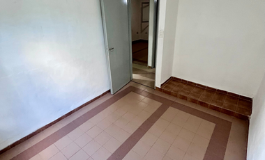 Casa en alquiler de 4 dormitorios c/ cochera en San Miguel