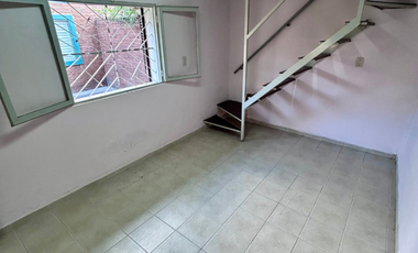 Casa en alquiler de 4 dormitorios c/ cochera en San Miguel