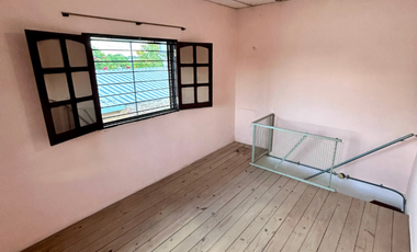 Casa en alquiler de 4 dormitorios c/ cochera en San Miguel