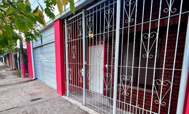 Casa en alquiler de 4 dormitorios c/ cochera en San Miguel