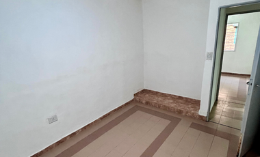Casa en alquiler de 4 dormitorios c/ cochera en San Miguel