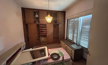VENDE CASA MULTIFAMILIAR C COCHERA EN LOTE PROPIO