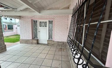 VENDE CASA MULTIFAMILIAR C COCHERA EN LOTE PROPIO