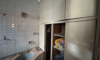 VENDE CASA MULTIFAMILIAR C COCHERA EN LOTE PROPIO