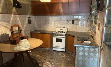 VENDE CASA MULTIFAMILIAR C COCHERA EN LOTE PROPIO