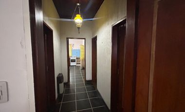 VENDE CASA MULTIFAMILIAR C COCHERA EN LOTE PROPIO