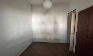 VENDE CASA MULTIFAMILIAR C COCHERA EN LOTE PROPIO
