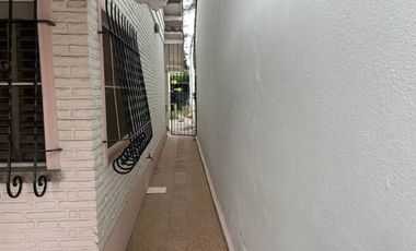 VENDE CASA MULTIFAMILIAR C COCHERA EN LOTE PROPIO