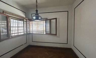 VENDE CASA MULTIFAMILIAR C COCHERA EN LOTE PROPIO