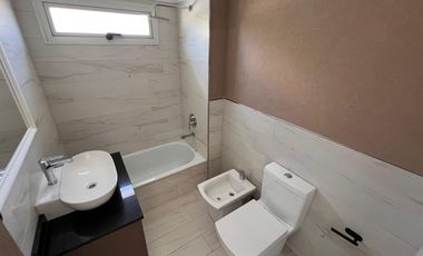 VENTA DEPTO 3 AMBIENTES CON PILETA Y COCHERA LOMAS