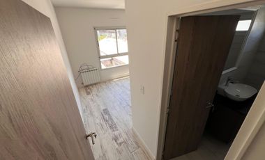 VENTA DEPTO 3 AMBIENTES CON PILETA Y COCHERA LOMAS