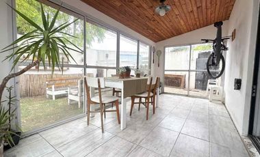 VENTA DUPLEX 3 AMB. PARQUE, QUINCHO APTO CREDITO