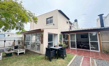 VENTA DUPLEX 3 AMB. PARQUE, QUINCHO APTO CREDITO