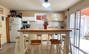 VENTA DUPLEX 3 AMB. PARQUE, QUINCHO APTO CREDITO
