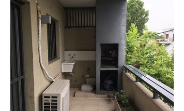 Monoambiente en alquiler, con balcón con parrilla