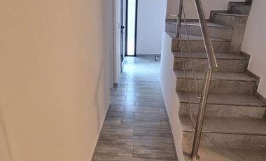 VENTA CASA 4 AMBIENTES CON COCHERA EN QUILMES