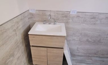 VENTA CASA 4 AMBIENTES CON COCHERA EN QUILMES