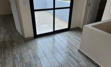 VENTA CASA 4 AMBIENTES CON COCHERA EN QUILMES