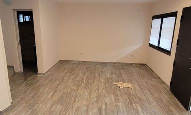 VENTA CASA 4 AMBIENTES CON COCHERA EN QUILMES