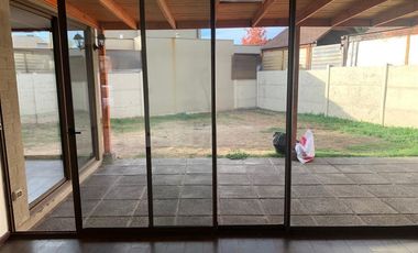 Casa en Arriendo en Condominio Los Poleros