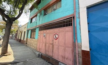 Casa en Venta en Oportunidad inversionistas: Propiedad industrial con uso mixto (Residencial/Bodegaje). Padre Orellana, Maule con Portugal